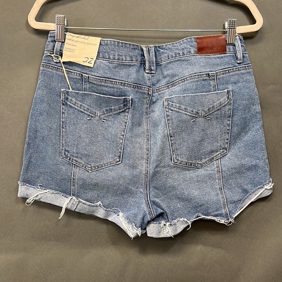 Womens Unpublished Marcia-High Waist Retro Fit Jean Shorts. Size 32 - Picture 2 of 4